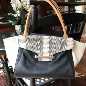 CLOSET CLOSEOUT SALE!! Vince Camuto Julia Satchel